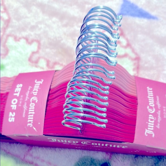 Juicy Couture Pink Velvet Hangers Set of 25 - Picture 3 of 9